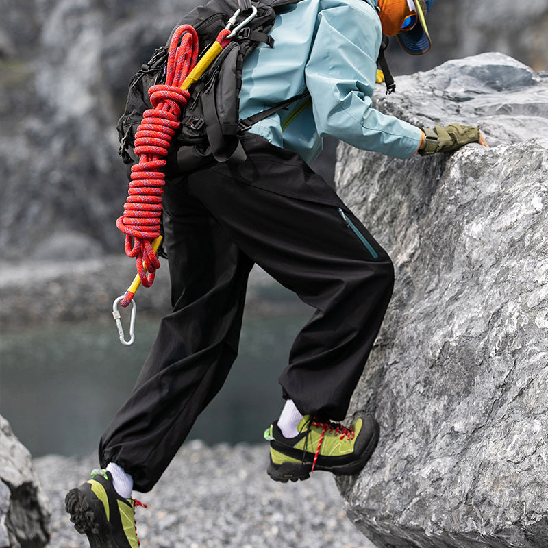 Techwear Outdoor Utility Pants – Waterproof, Breathable, Adjustable Fit for Urban Exploration